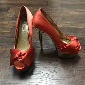 Steve Madden Moskow Satin Platform Peep Toe Heel